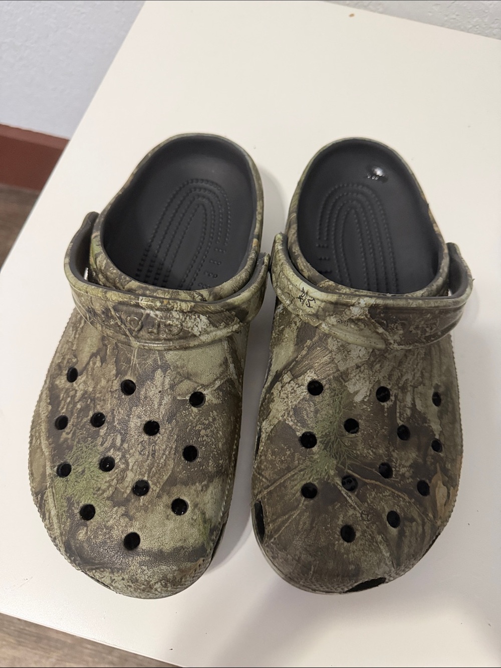 CROCS Kids Realtree Camo Slip-On Clogs - Green/Brown